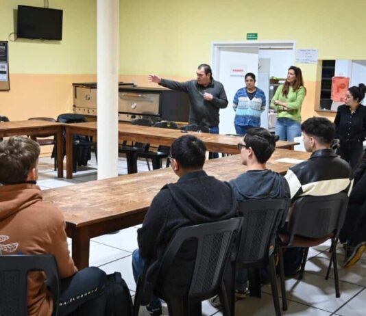 Jóvenes de Tigre encabezaron una jornada de voluntariado en el Refugio Municipal “Mama Antula”