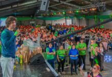 Juan Andreotti compartió el festejo de más de 3.000 personas mayores en el Día del Jubilado