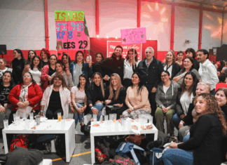 Julio Zamora reconoció a auxiliares de escuelas públicas de Tigre por su trabajo con los estudiantes