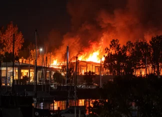 Voraz incendio en el Club Náutico Olivos: el fuego destruyó el sector de quinchos