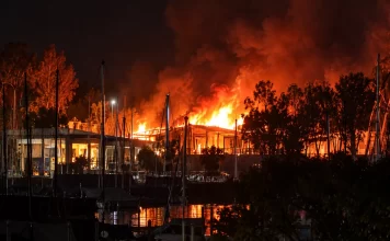 Voraz incendio en el Club Náutico Olivos: el fuego destruyó el sector de quinchos