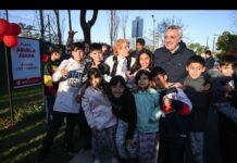 Junto a centenares de familias del barrio Los Tábanos, Julio Zamora inauguró el Paseo de la Ribera en Tigre norte