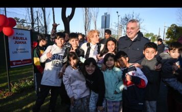 Junto a centenares de familias del barrio Los Tábanos, Julio Zamora inauguró el Paseo de la Ribera en Tigre norte