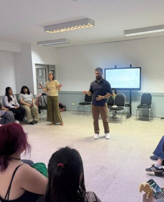 En el CUT, estudiantes del Centro de Idiomas de Tigre participaron de un laboratorio creativo